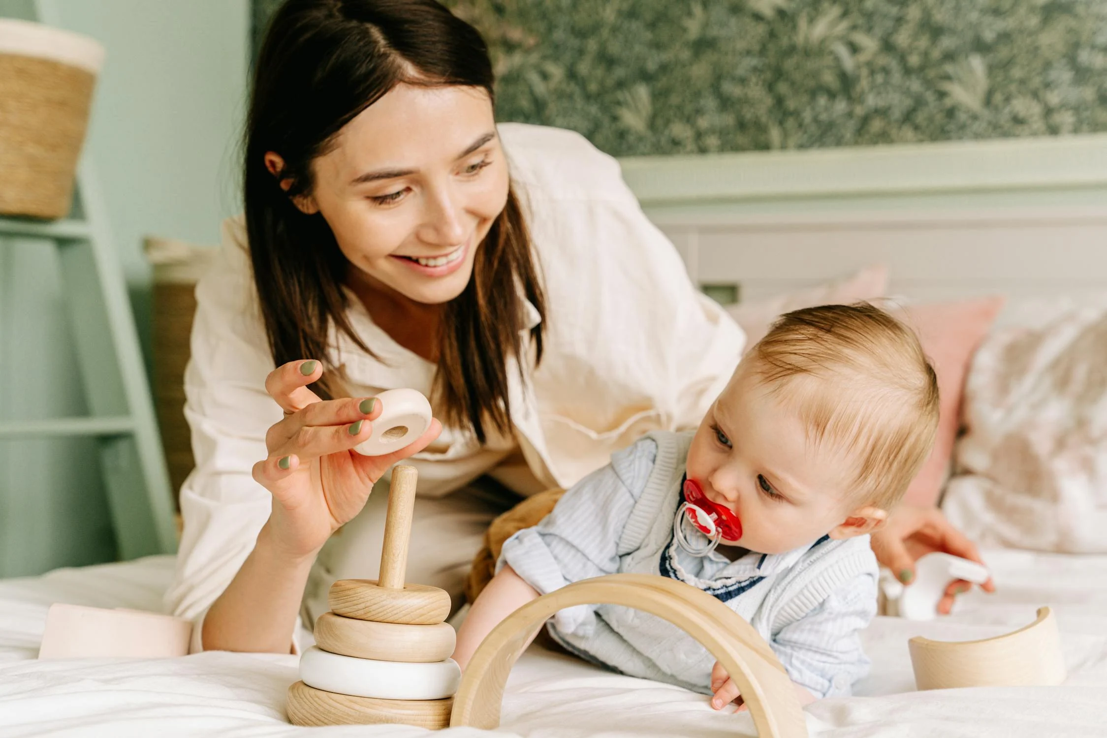 Gas Pacifier Best Pacifiers for Newborns | Poppyseed Play Blogs | Top-Rated Baby ...